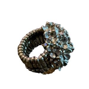 Statement Flowers Cluster Silver Tone Stretch Ring